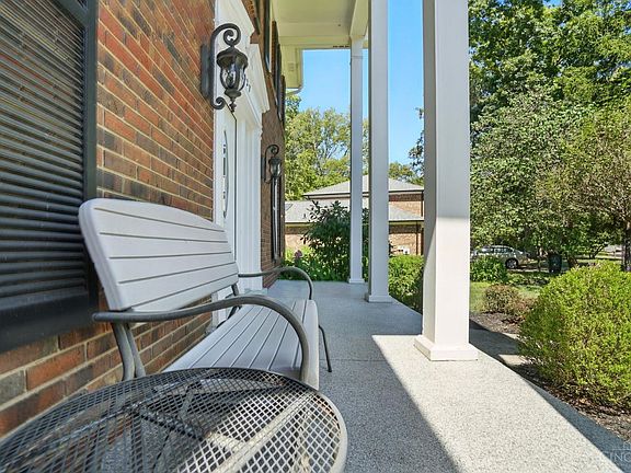 5th image of 9037 Winthrop Dr