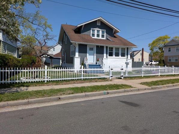 87 Hillside Avenue, Freeport, NY 11520