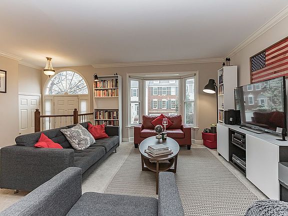 5th image of 6806 McLean Province Cir