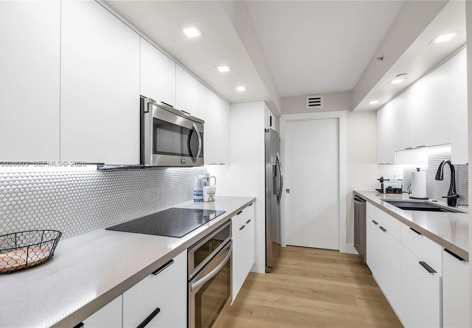 The Collins Condo — Photo 2