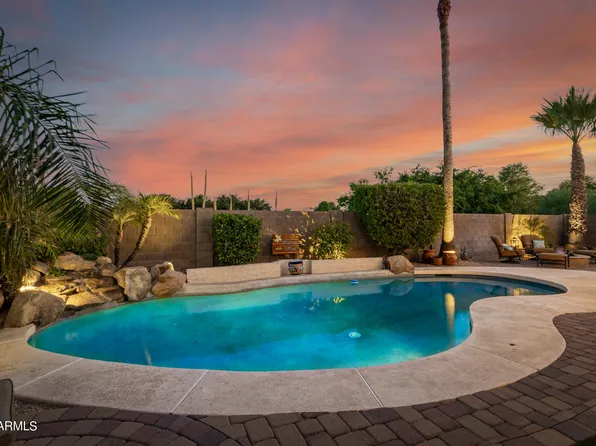 8841 W SALTER Drive, Peoria, AZ 85382