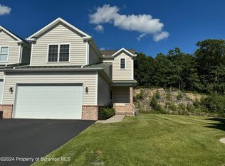 4104 Austen Clos, Moosic, PA 18507