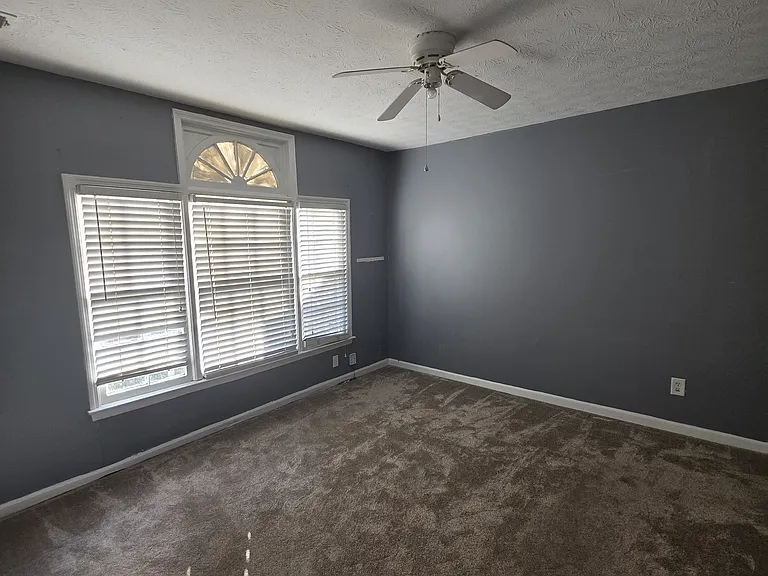 1013 Carla Pl — Photo 5