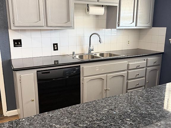 3rd image of 313 Lenore St