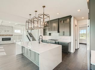 1451 Palmer Dr N, Lake Elmo, MN 55042