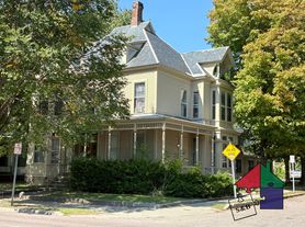 210 Pearl