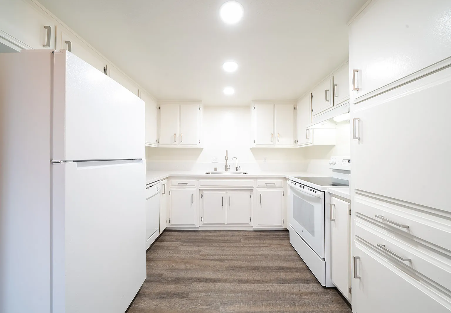 2 bed, 1000 sqft, $2,695 — Photo 1