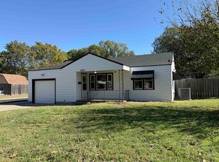2202 S Grove St, Wichita, KS 67211