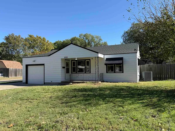 2202 S Grove St, Wichita, KS 67211