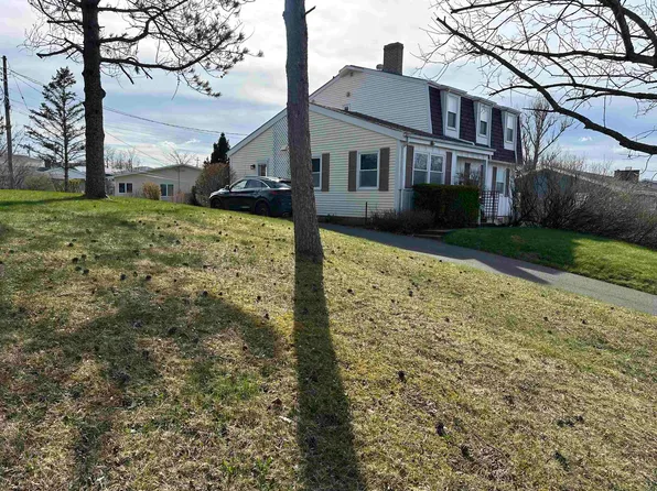 11 Macquarrie Dr, Pt Hawkesbury, NS B9A 2K7