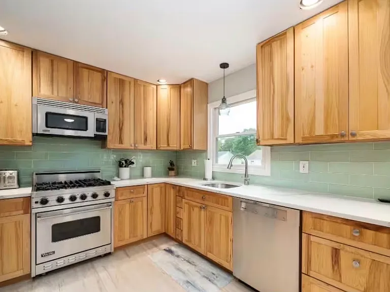 1227 Gardens Ave — Photo 10