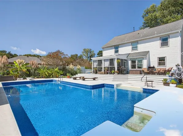 1105 Canavos Ct, Virginia Beach, VA 23456