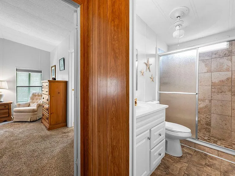 7894 SE Saratoga Dr E — Photo 32