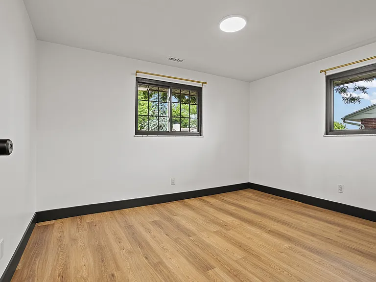 406 Heather St — Photo 19