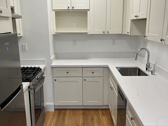 2nd image of 1900 Washington St #402