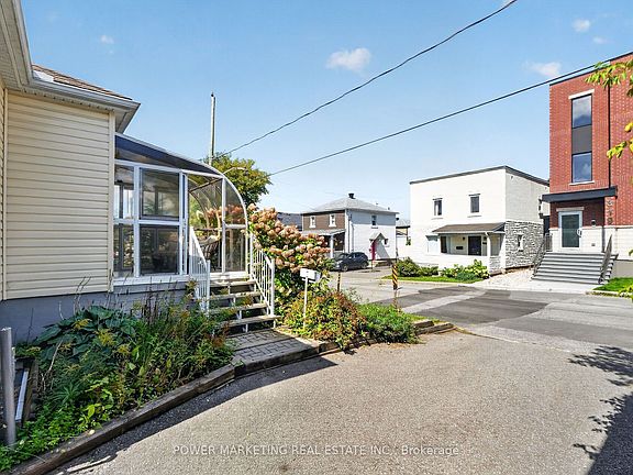 3rd image of 318 Shakespeare St