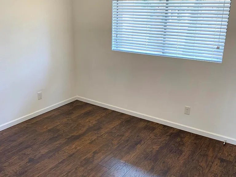 6614 E Sandra Ter — Photo 14