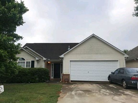 4th image of 1520 Logan Ln