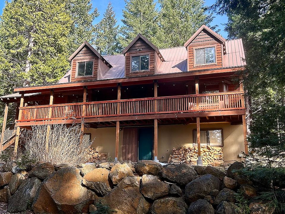 4 BR, 3 BA Chalet 