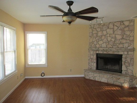 3rd image of 1703 S Tyler St