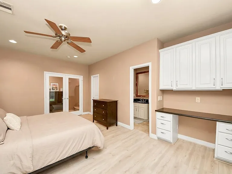 5217 Lillian St — Photo 17