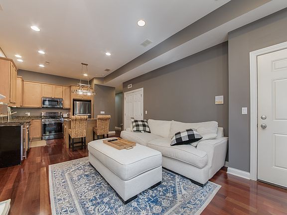 5th image of 3446 N Narragansett Ave Unit 1