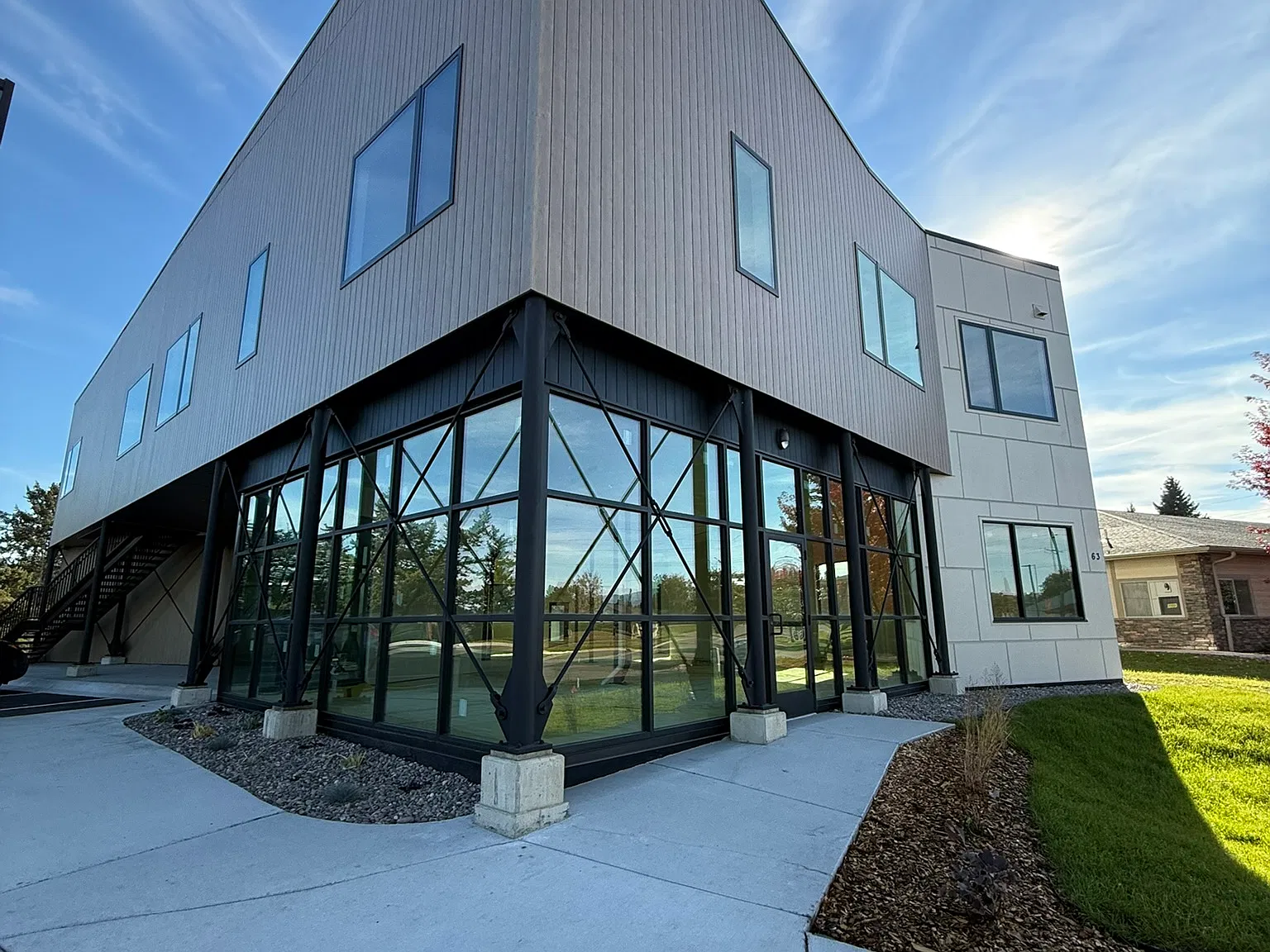 Front of building, units are upstairs.