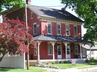 1735 State St, East Petersburg, PA 17520