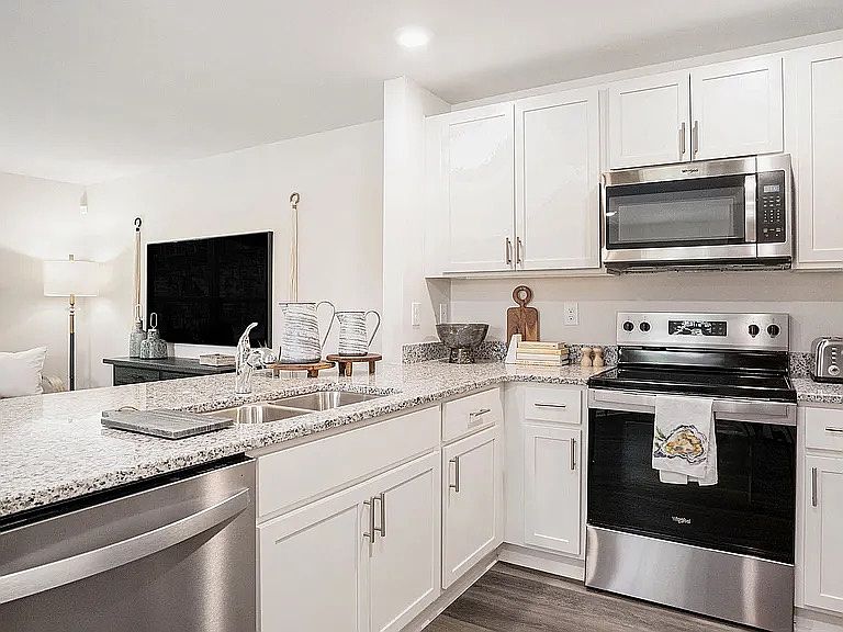 1st image of 531 Gemstone Blvd #1