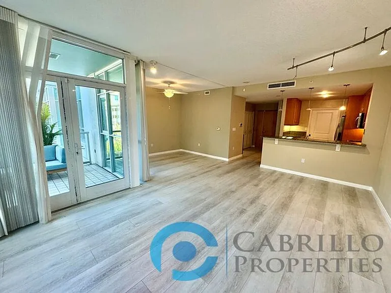 850 Beech St #504 — Photo 11