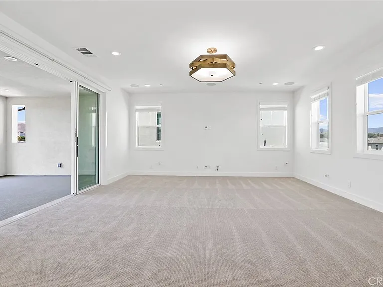191 Hollyleaf — Photo 39