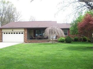 3183 Easton Rd, Barberton, OH 44203