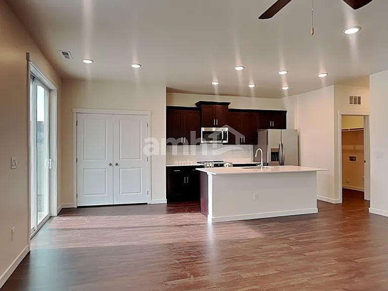 1496 N Garnet Creek Ave — Photo 3