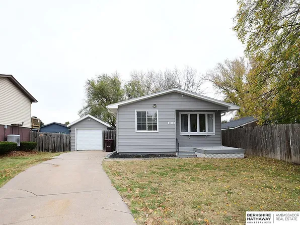 2010 W Q St, Lincoln, NE 68528
