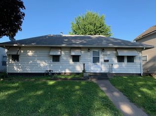 2365 S 14th St, Clinton, IA 52732