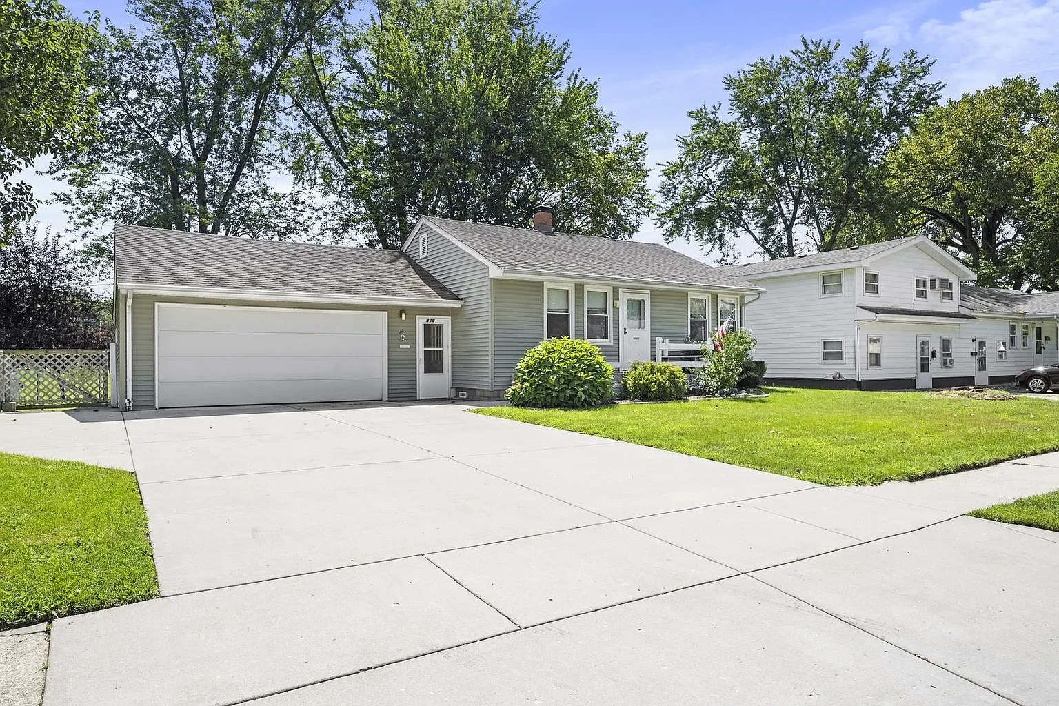 419 Laurel Ave photo 1