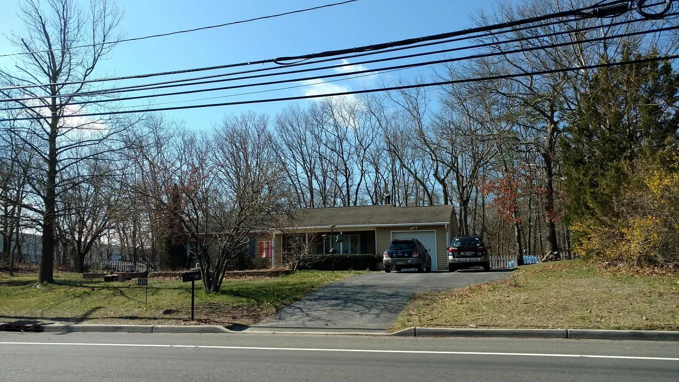 1474 Oak St photo 1