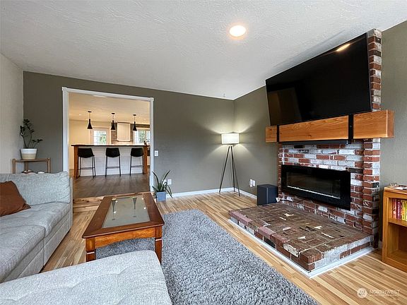 5th image of 2107 Driftwood Place