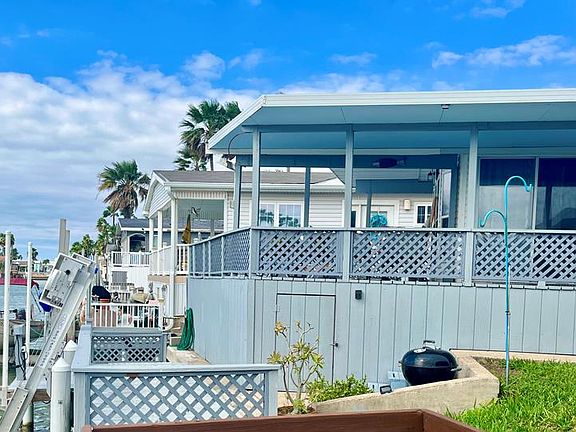 3rd image of 698 E Clam Cir
