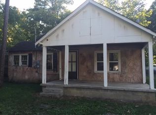 38 Hollywood Dr, Rossville, GA 30741