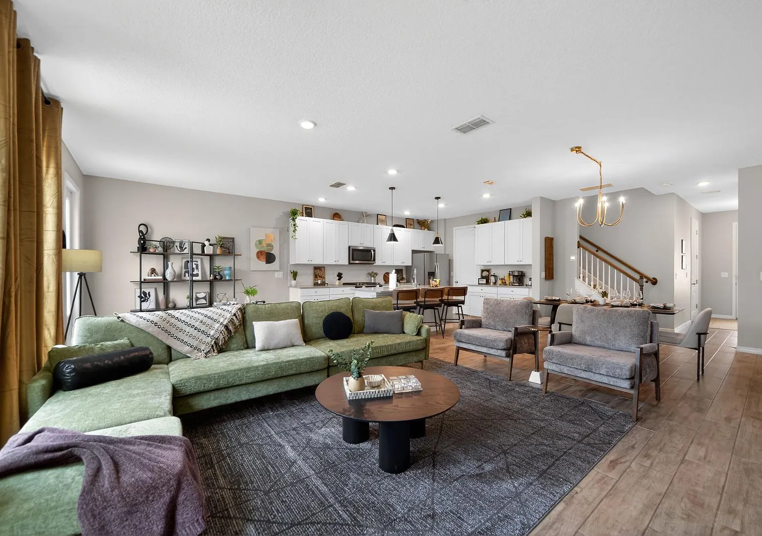 632 Benoi Dr - 632 Benoir Dr — Photo 2