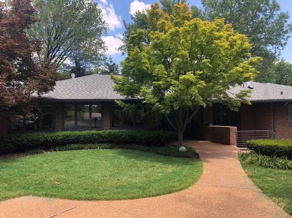 14 Brazillian Ct, Saint Louis, MO 63124