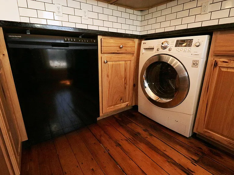 23 Ellsworth St #2 — Photo 4