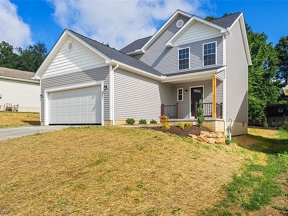 2nd image of 820 Thorn Way