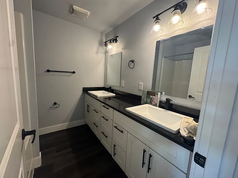 144 Allison Ave — Photo 22