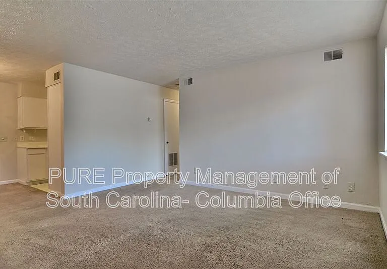 1002 Old Manor Rd — Photo 10