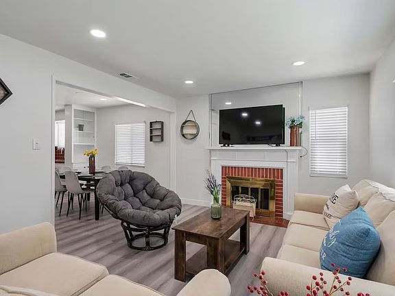 2nd image of 1401 Camelia Dr