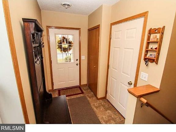 3rd image of 303 Wagon Wheel Ln