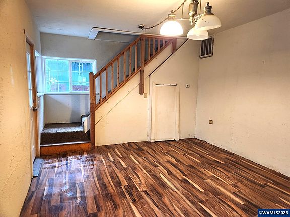 2nd image of 816 14th Ave