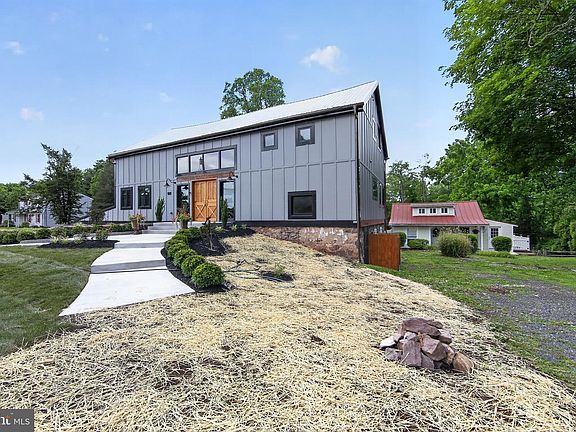 2nd image of 287 W Seven Stars Rd